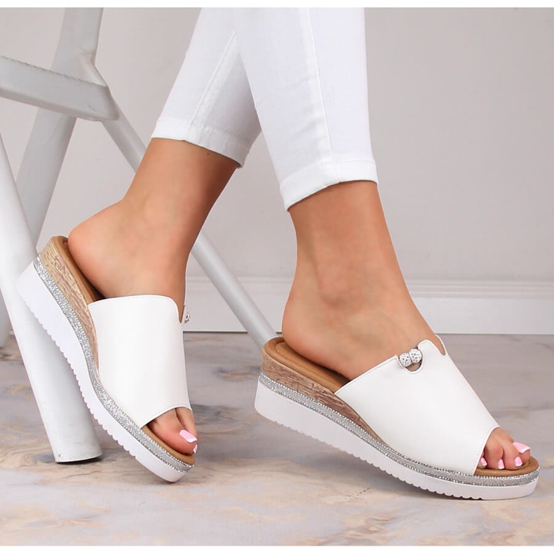 Ciabatte bianche con zeppa da donna Potocki YQ21005 bianco 1