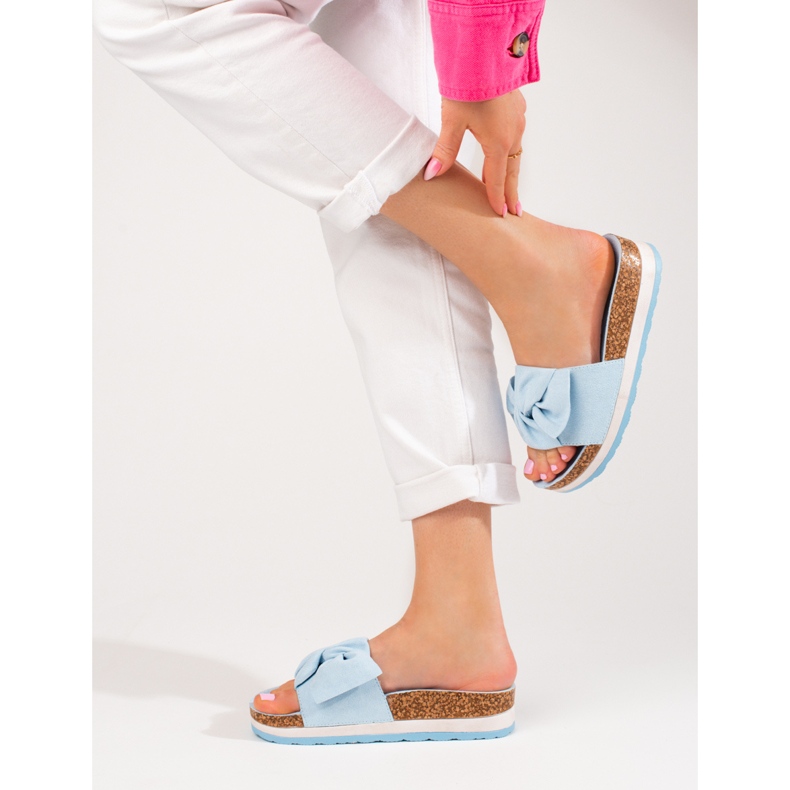 Pantofole da donna in camoscio con plateau Vinceza blu 2