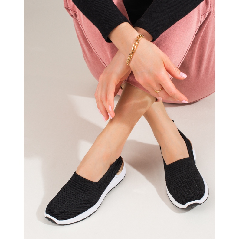 Sneakers traforate da donna nere Shelovet nero 2