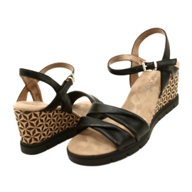 Sandali in pelle con zeppa Caprice 9-28710-20 040 Nero Softnap 4
