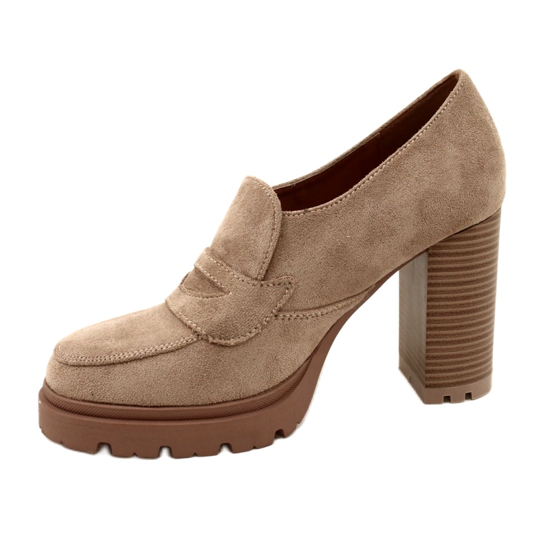 Evento Mocassini alla moda sulla piattaforma e barra beige 2