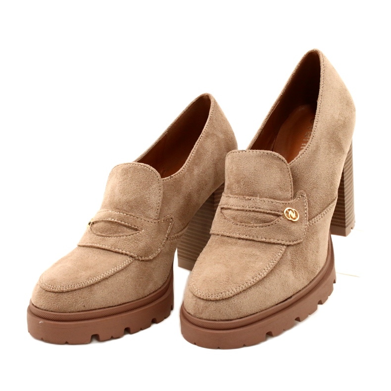 Evento Mocassini alla moda sulla piattaforma e barra beige 3