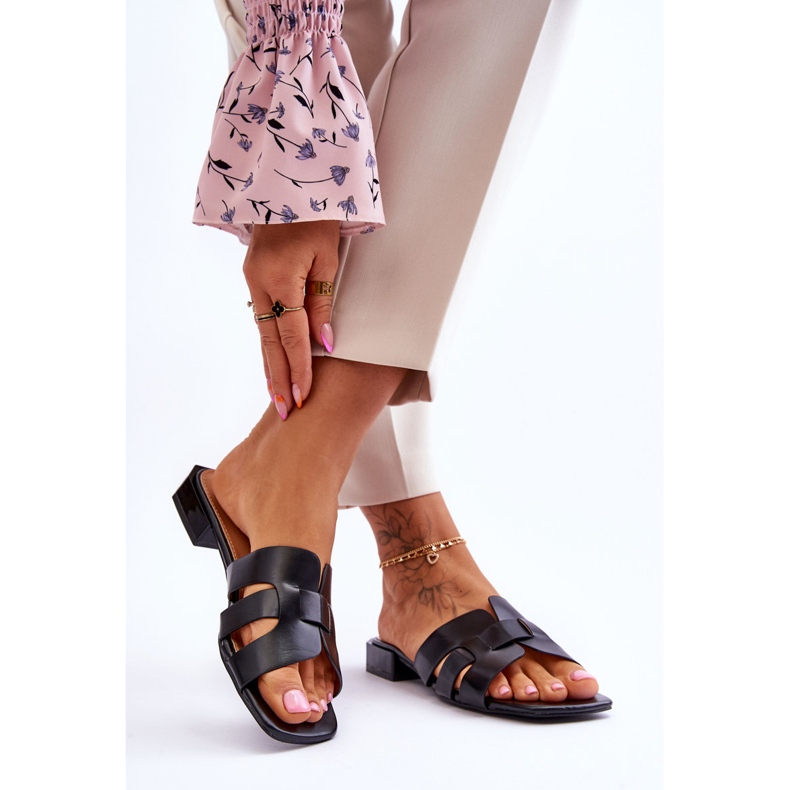 FJ1 Ciabatte Classiche Da Donna In Pelle Nere Fendy nero 2