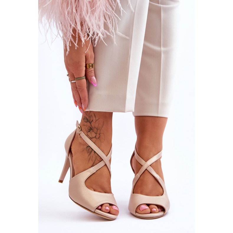 Sandali in pelle alla moda su un tacco Sergio Leone SK429 Pearl Beige 1