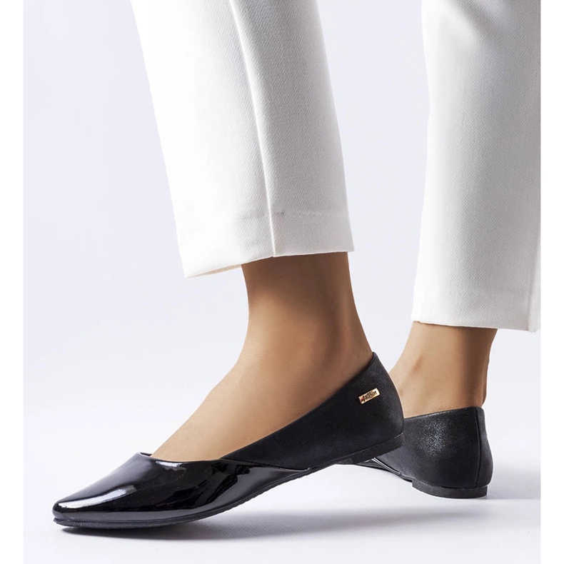 Eleganti ballerine laccate nere di Valpan nero 1