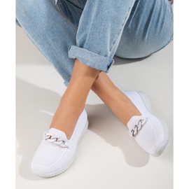 Materiale comodo da donna slip on con una catena bianca Shelovet 2