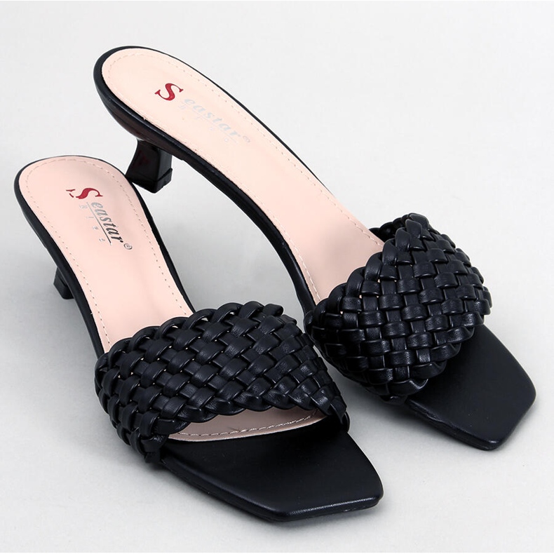 Sandali con tacco basso di Arritola Black nero 1