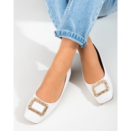 Ballerine da donna con punta squadrata in vernice bianca di Shelovet bianco 1
