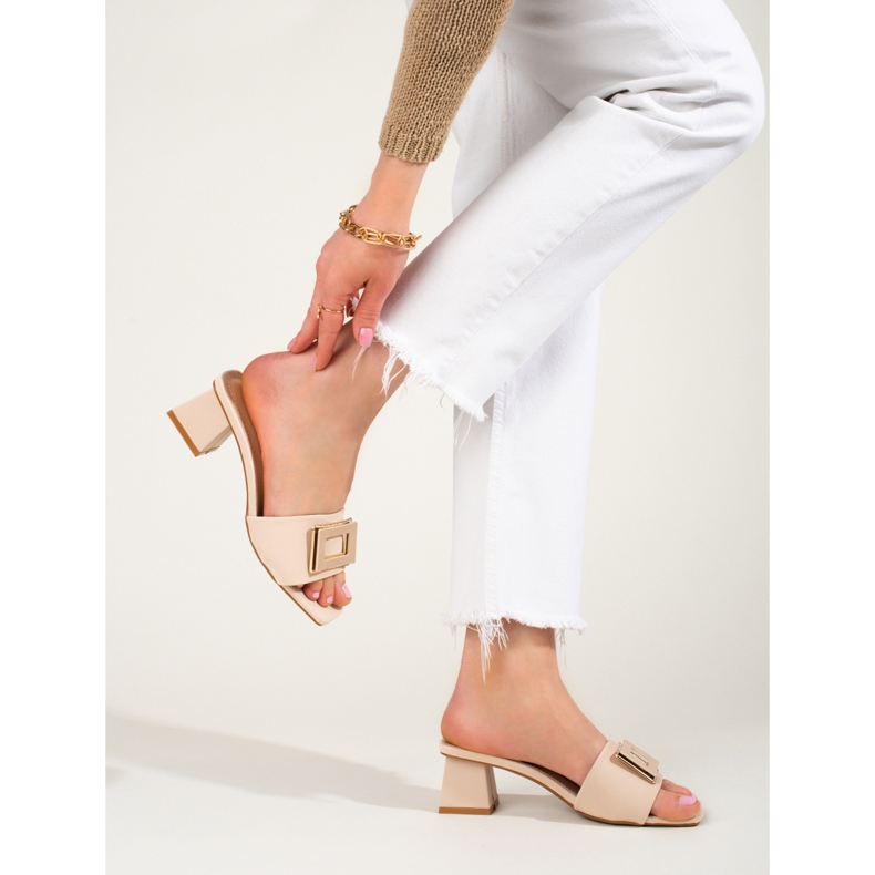 Pantofole da donna con tacco basso Shelovet beige 2