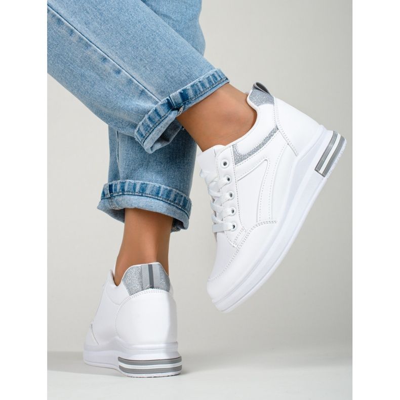 Sneakers bianche con zeppa nascosta di Shelovet bianco 1