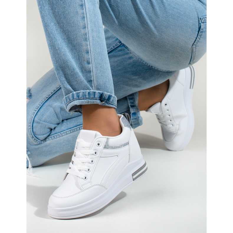 Sneakers bianche con zeppa nascosta di Shelovet bianco 2