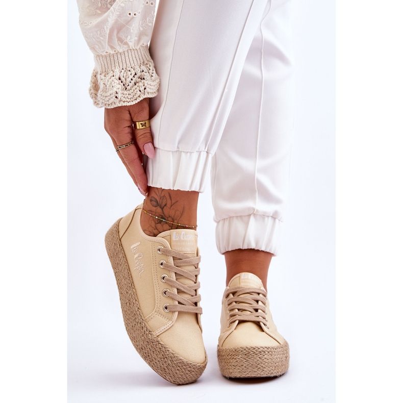 Sneakers intrecciate alla moda Lee Cooper LCW-23-31-1795L Beige 1