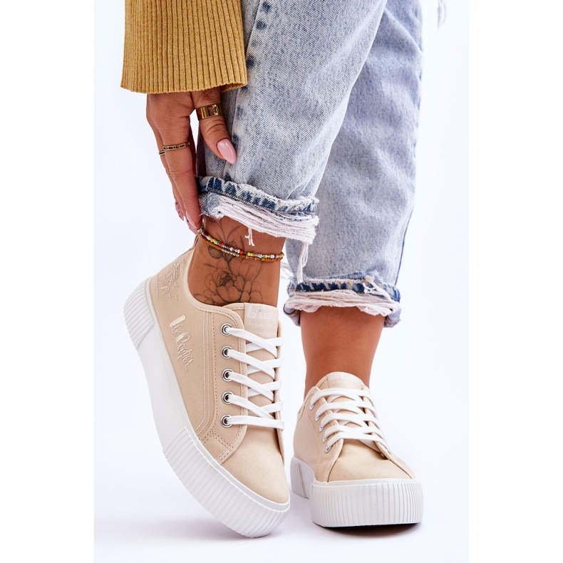 Comode Sneakers Sulla Piattaforma Lee Cooper LCW-23-31-1808L Beige 1
