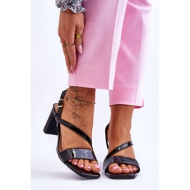 Sandali Donna Laccati Sul Tacco Nero Carrie 1