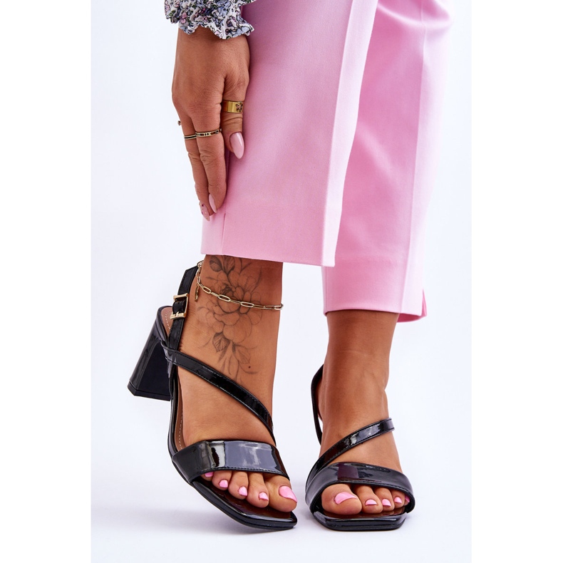 Sandali Donna Laccati Sul Tacco Nero Carrie 1