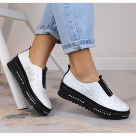 Comode scarpe slip-on in pelle argento traforato S.Barski LR29089 d'argento 1