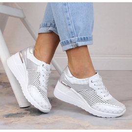 Comode scarpe con zeppa traforate in pelle bianche S.Barski LR29587 bianco 1