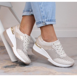 Comode scarpe con zeppa traforate in pelle beige S.Barski LR29587 1