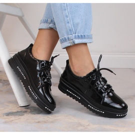 Scarpe comode con zeppa in pelle laccata nera S.Barski LR29592 nero 1