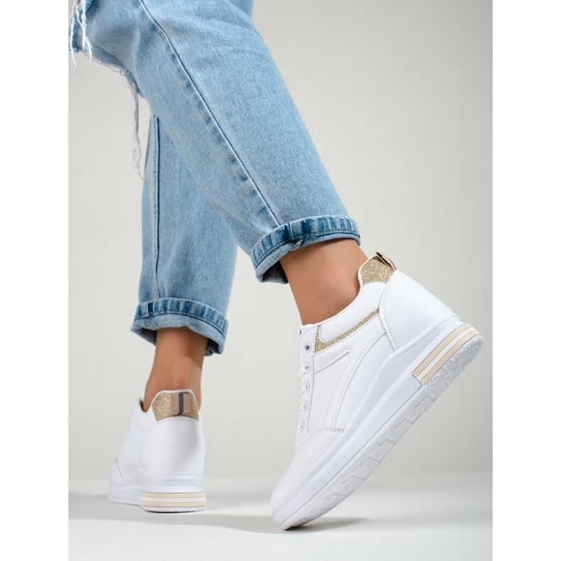 Sneakers bianche con zeppa nascosta di Shelovet bianco 2