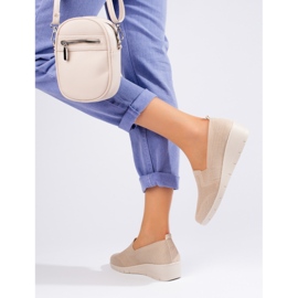 Scarpe con zeppa in tessuto beige chiaro di Shelovet 2