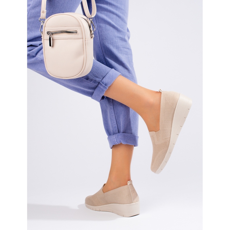 Scarpe con zeppa in tessuto beige chiaro di Shelovet 2