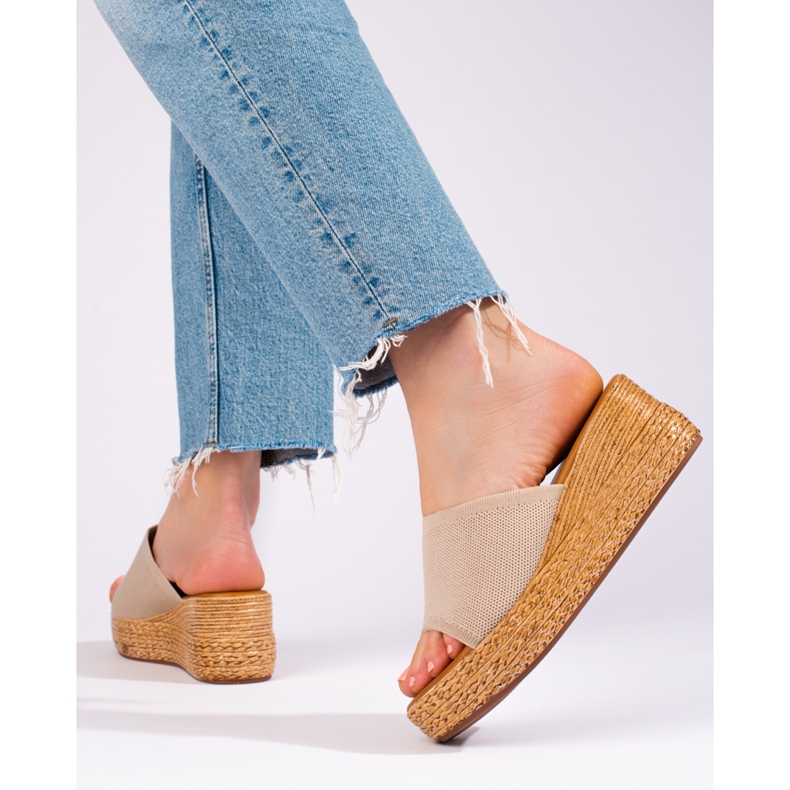Sandali con zeppa da donna traforati beige Shelovet 2