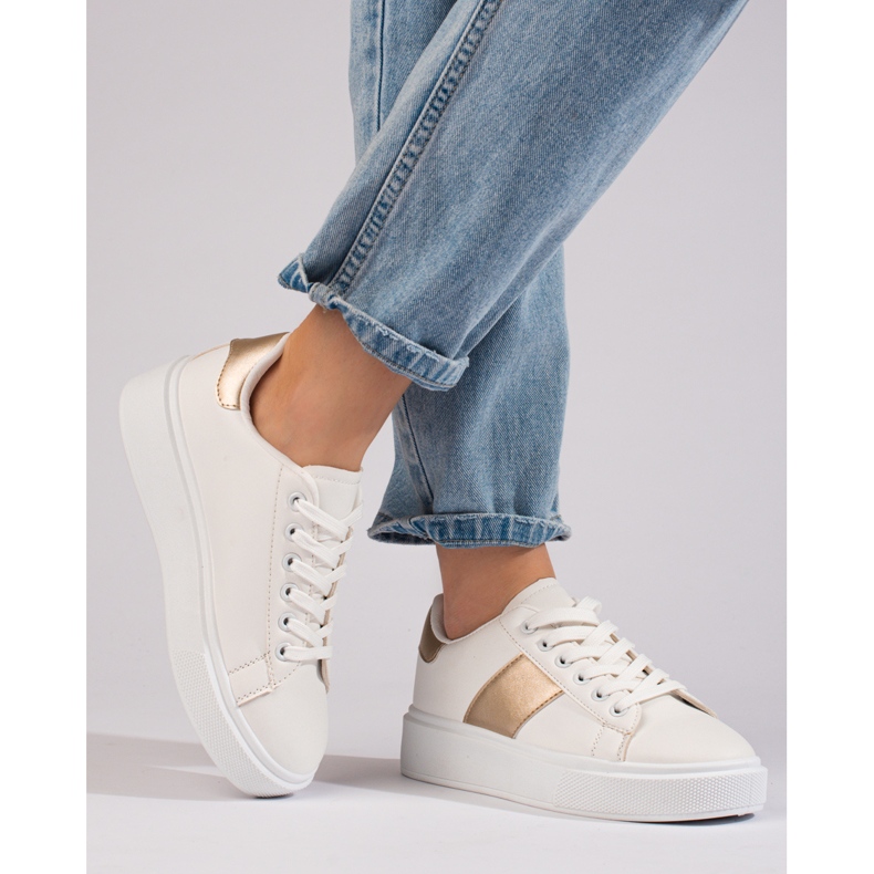 Sneakers bianche da donna sulla piattaforma Shelovet bianca 1