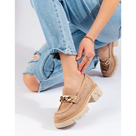Mocassino in camoscio con catena Shelovet beige 1