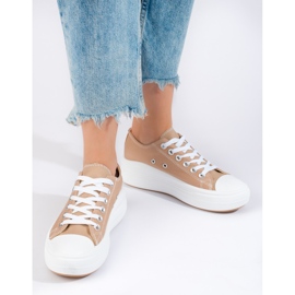 Sneakers beige con plateau alto di Shelovet 1