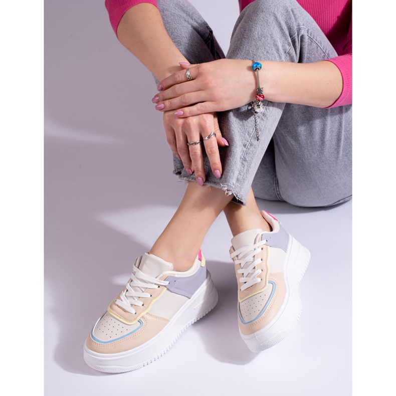 Sneakers multicolore su spessa piattaforma Shelovet beige 2