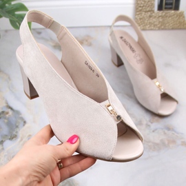 M. DASZYŃSKI Sandali da donna in camoscio su un post slip-on beige M.Daszyński SA169-6 1