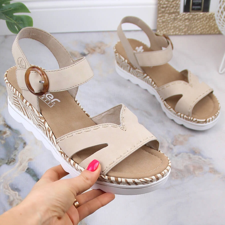 Comodi sandali con zeppa da donna beige Rieker 67173-60 1