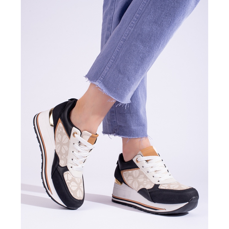 Sneakers da donna con zeppa Shelovet nere e beige nero 1