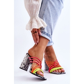 Pantofole con tacco alto con cinturini a serpente Neon Beckie nero 2