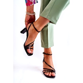 Sandali neri dipinti da donna nero 2