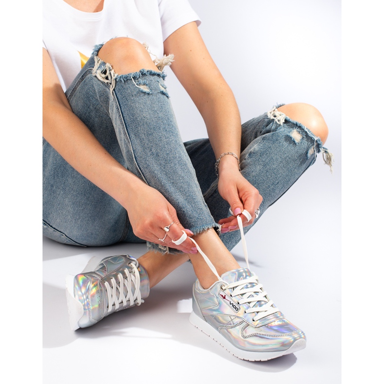 Sneaker Shelovet color argento olografico 1