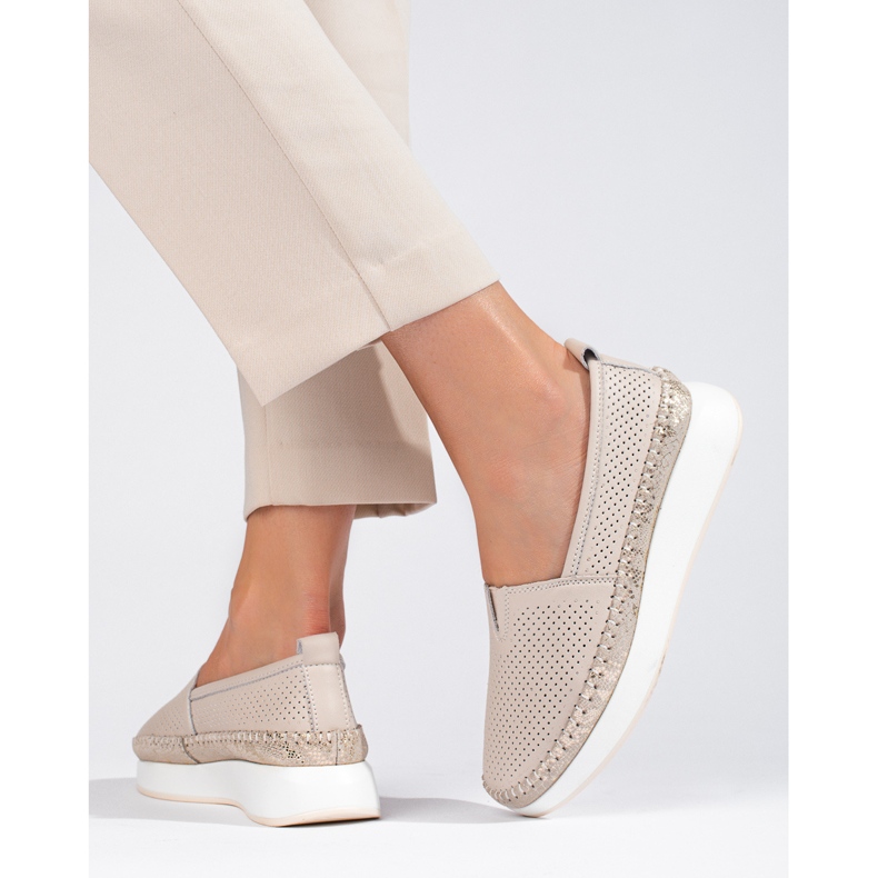 Scarpa Shelovet in pelle traforata beige 2
