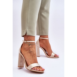 Sandali con tacco in raso Beige Linsy 2