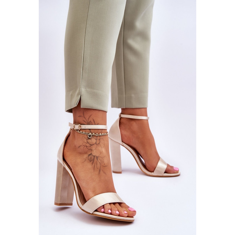 Sandali con tacco in raso Beige Linsy 2