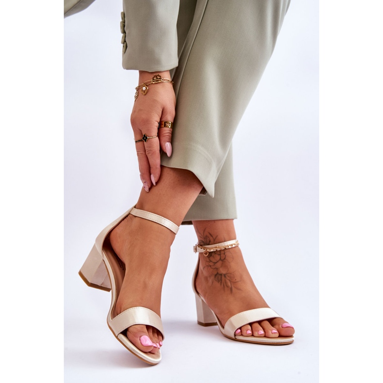 PG1 Sandali Juliet in raso beige con tacco basso 2