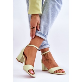 PG1 Sandali In Ecopelle Con Tacco Basso Whitney Verde Chiaro 2