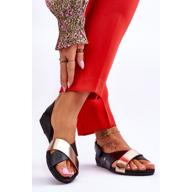 Lemar Sandali In Pelle Con Addison Nero E Oro 2