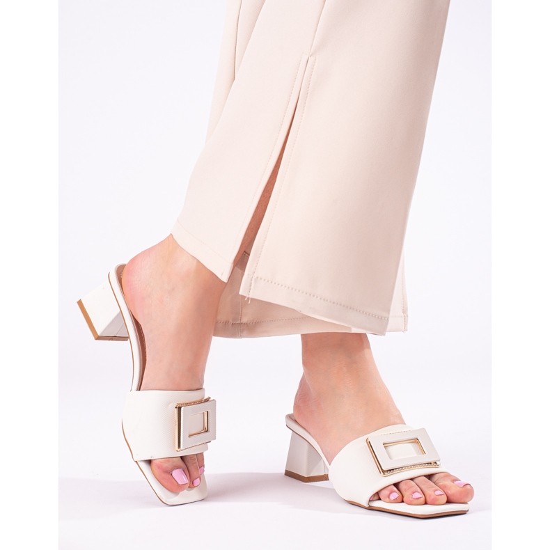 Pantofole da donna con tacco basso Shelovet bianche bianco 1