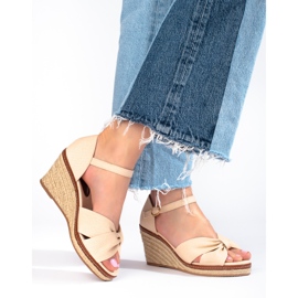 Sandali espadrillas con zeppa beige di Shelovet 1