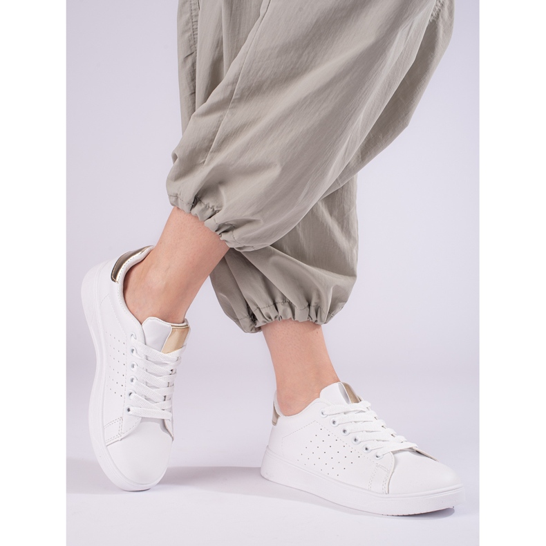 Comode scarpe sportive da donna bianche Shelovet bianco 1