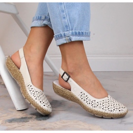 Sandali traforati comodi in pelle beige Rieker 44861-60 2