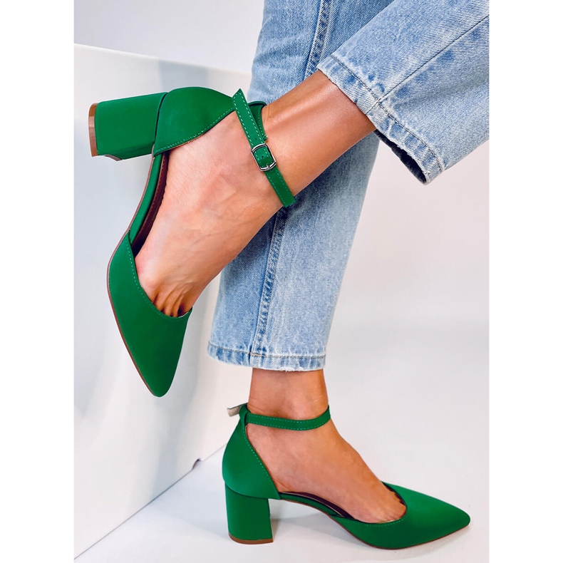 BM Décolleté a punta aperta con tacco basso di Vonetta Green verde 2