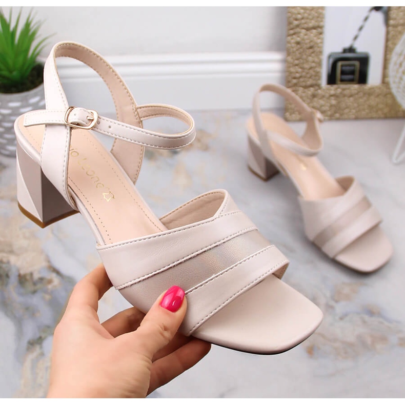 Eleganti sandali da donna su un palo beige Sergio Leone SK897 1