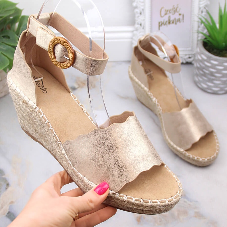 Espadrillas da donna oro eVento 5425 sandali con zeppa d'oro 1